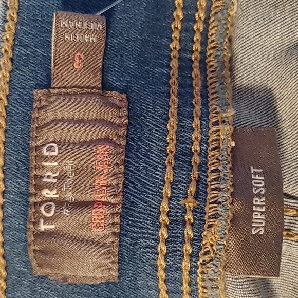NWT TORRID CROP LEAN JEAN - Picture 5 of 9